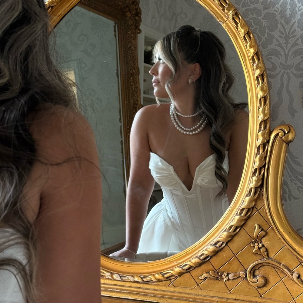 Elegant White Strapless Dress